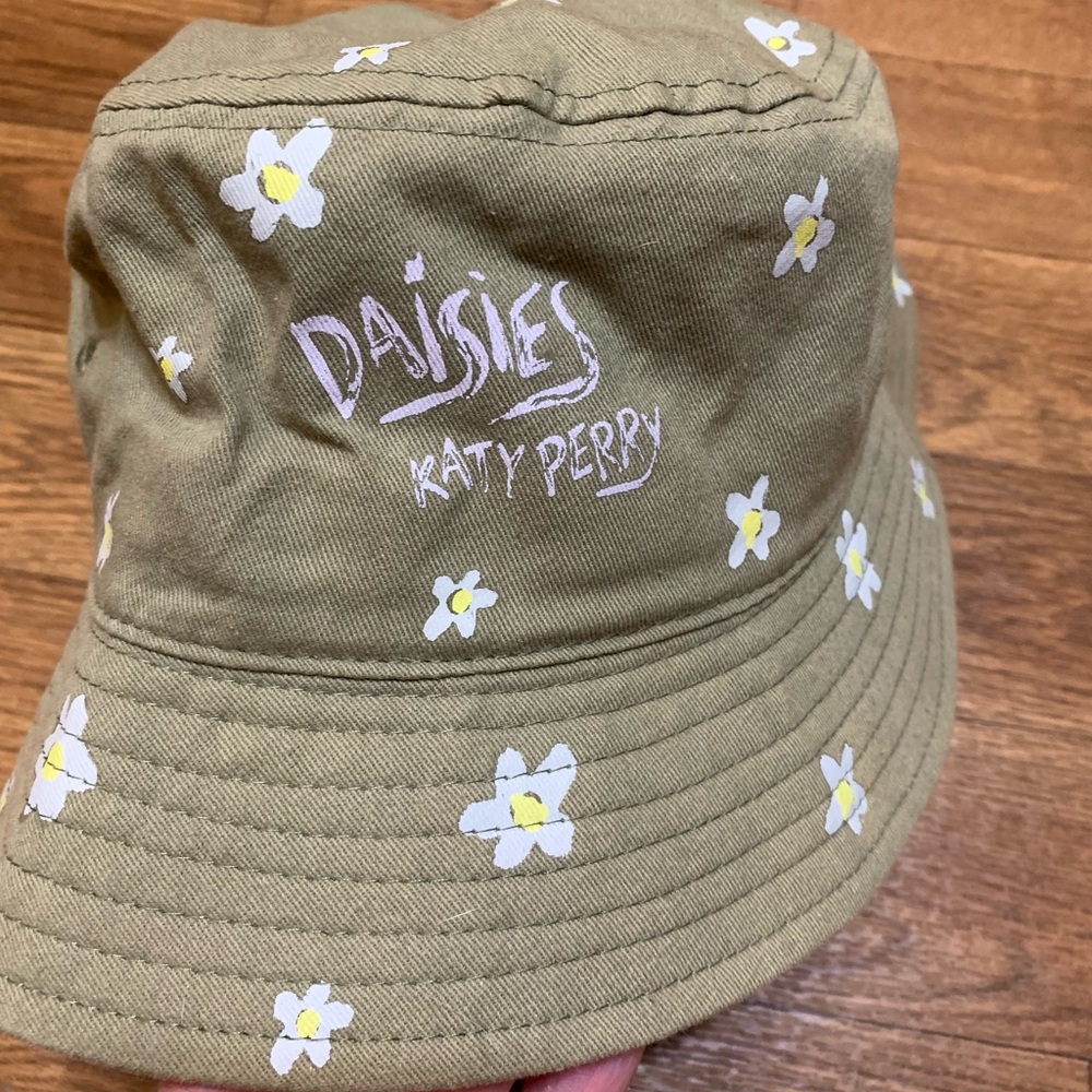 Katy Perry Collections Olive Daisy Bucket Hat